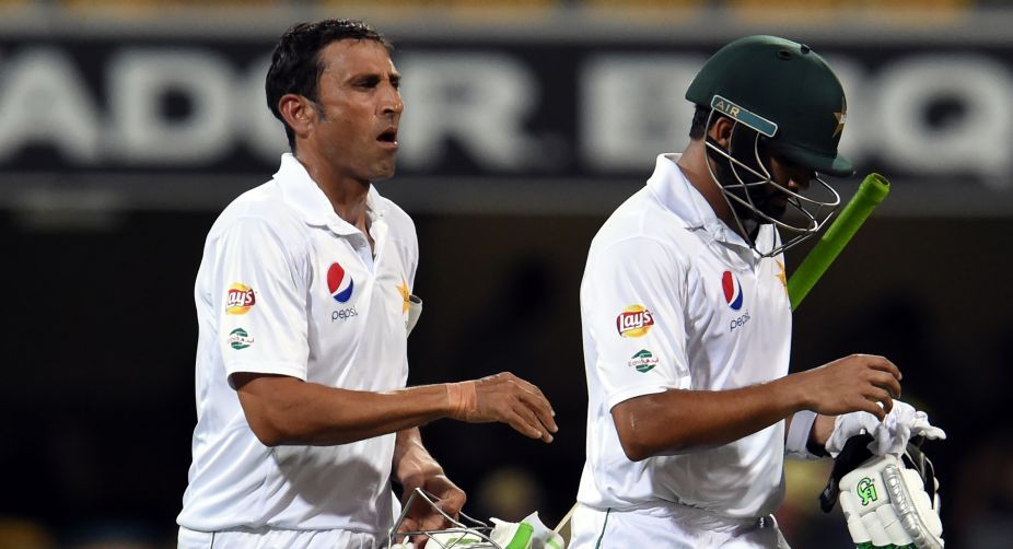 1st Test: Ali, Younis stabalise Pakistan after hiccups on Day 3