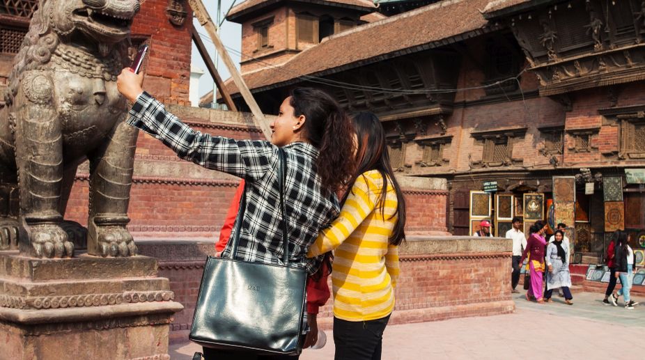 Selfie deaths prompt railways advisory