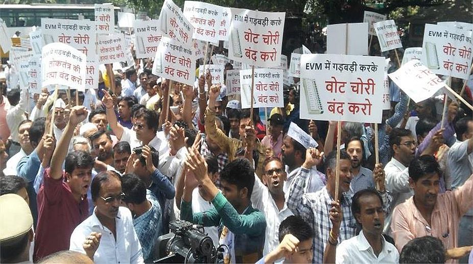 AAP protests outside EC office over EVM issue