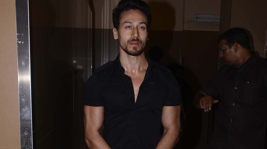 Pin by Rodrigues on Hindi movies | Actor photo, Tiger shroff, Photography  poses for men