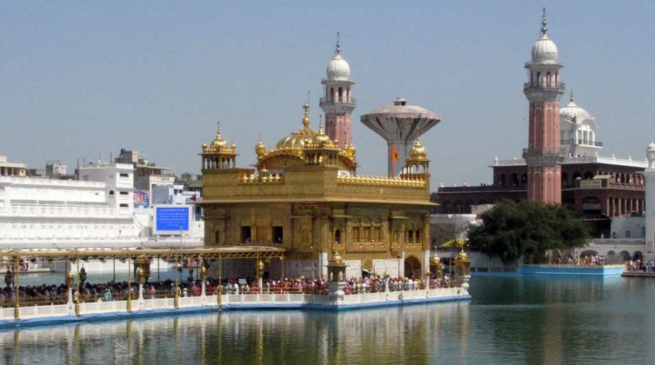 Sikh groups clash inside Golden Temple complex