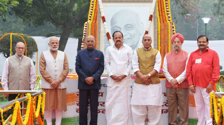 president-vice-president-pay-tributes-to-sardar-patel-the-statesman