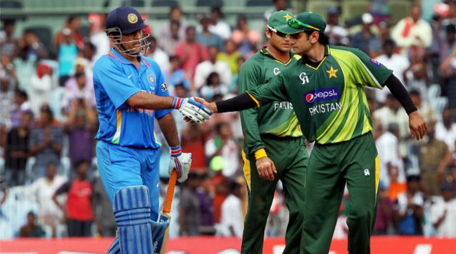 centre-should-take-final-call-on-bilateral-series-with-pakistan-dhoni