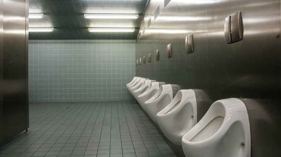 How to avoid germs in public washroom