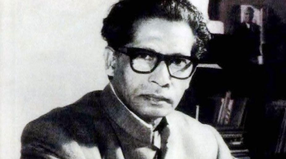 Mamata remembers Harivansh Rai Bachchan on 15th death anniversary