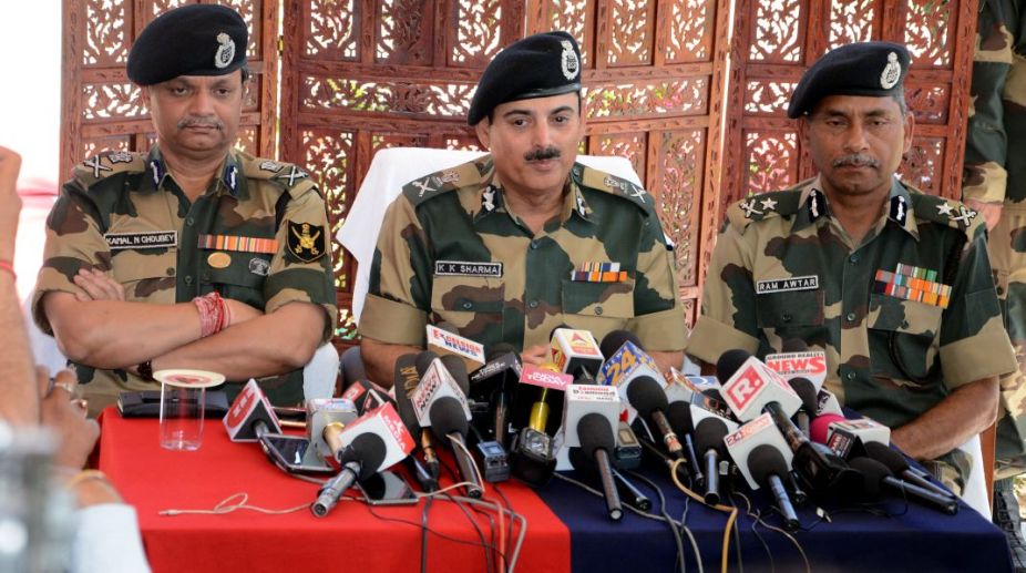 BSF chief reviews integrated system to manage border with Pakistan