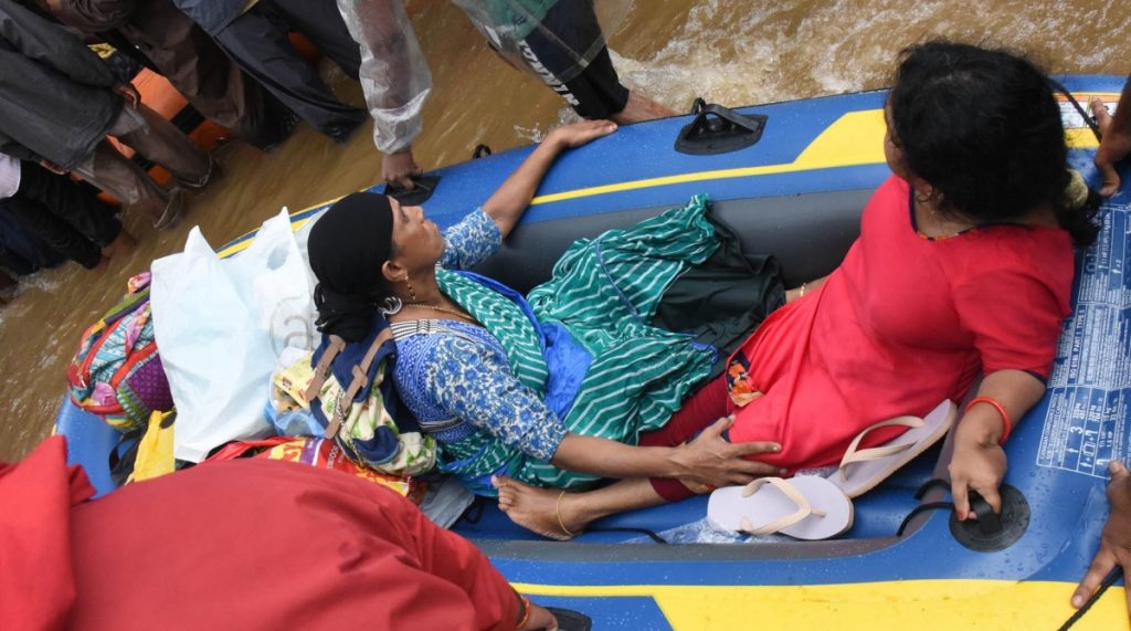 Indian Navy Rescued Nearly 17,000 Keralites From Floods - The Statesman