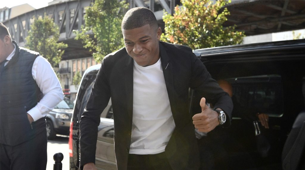 Kylian Mbappe, Pele, FIFA Best, FIFA FIFPro World XI, FIFA FIFPro World XI 2018, Paris Saint-Germain F.C., 2018 FIFA World Cup, FIFA World Cup 2018, France Football, Brazil Football, Twitter