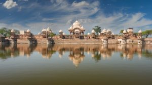 Kusum Sarovar in Mathura 