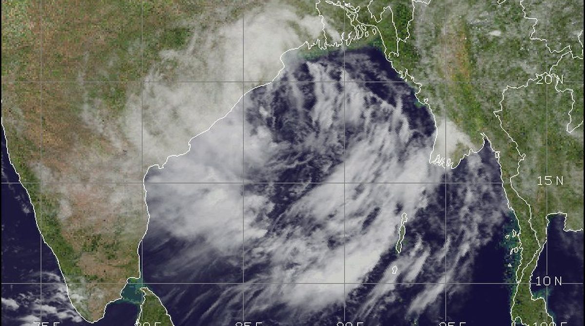 Cyclone to hit Odisha, Andhra Pradesh coast tonight: IMD