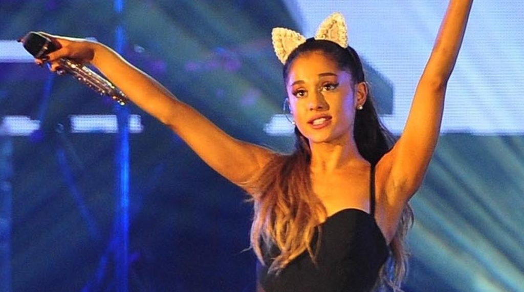 Ariana Grande Blasts Piers Morgan Over Nudity Comments