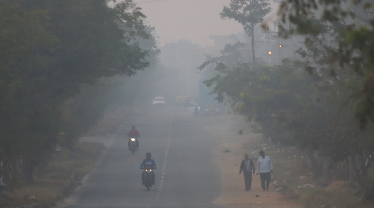 Cold weather grips Bengaluru, fog disrupts flights