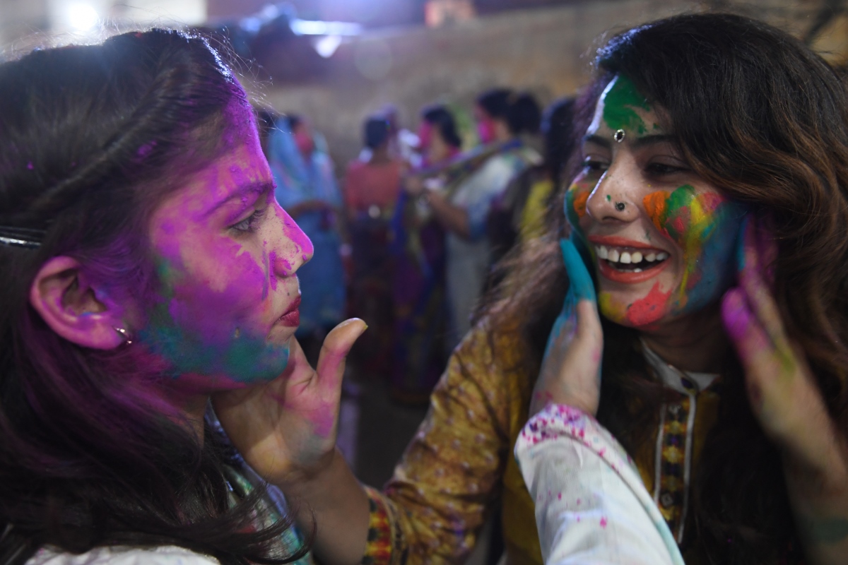 holi in pakistan