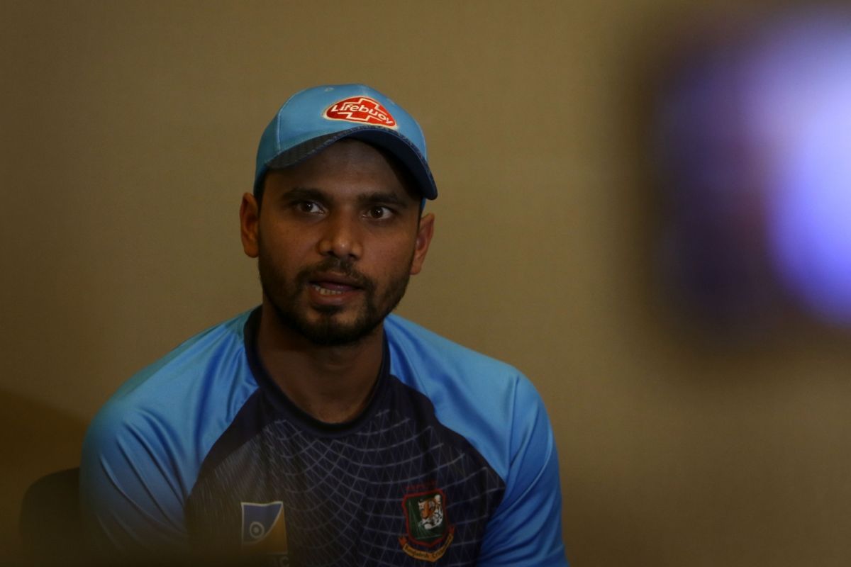 Mashrafe Mortaza opts out of BCB’s central contract but insists to continue as cricketer