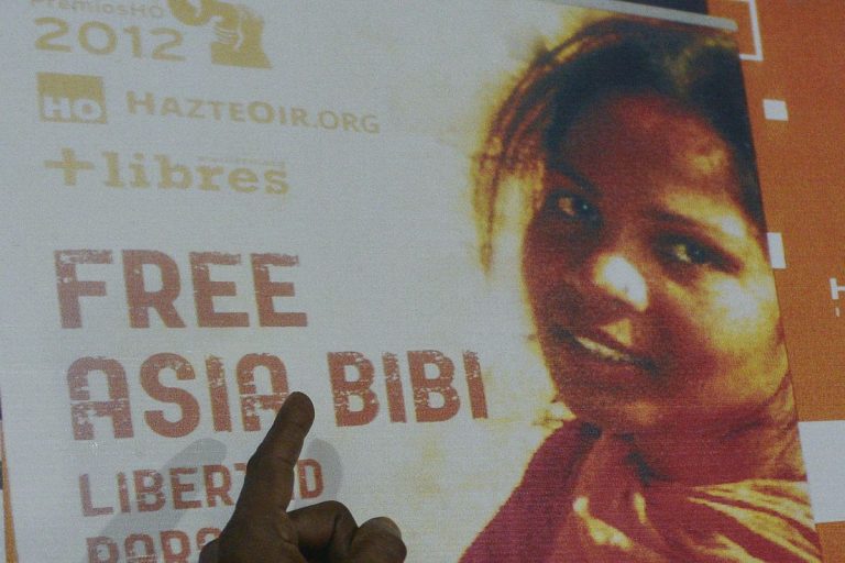 Asia Bibi Christian Woman Acquitted In Blasphemy Case Leaves Pakistan