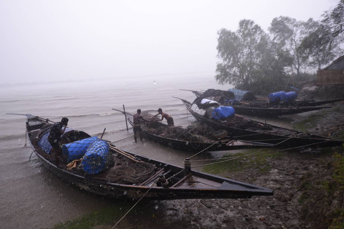 Cyclone Fani to stay over Bangladesh till 4 pm today