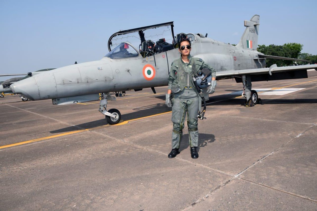 Flight Lieutenant Mohana Singh becomes first woman to fly missions on  advanced Hawk - The Statesman