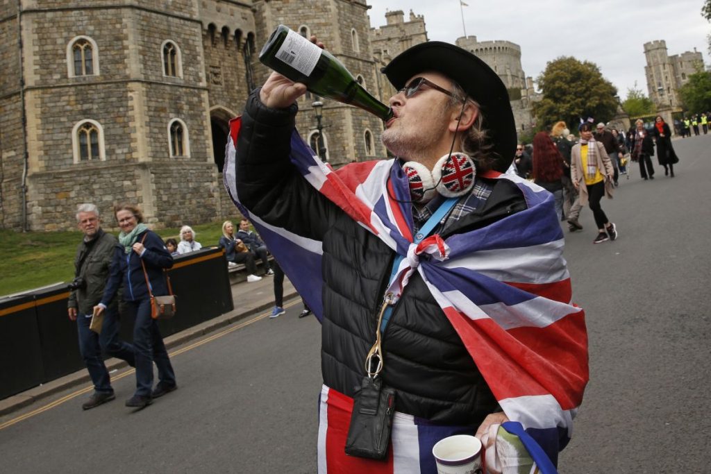 Royal baby, Prince Harry, Meghan Markle, royal fans, royal baby celebrations, Windsor Palace, Buckingham Palace, 