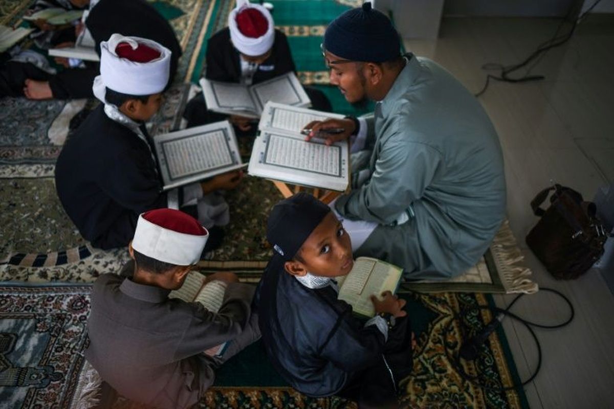 Mass Koran reading in Malaysia to mark sacred date