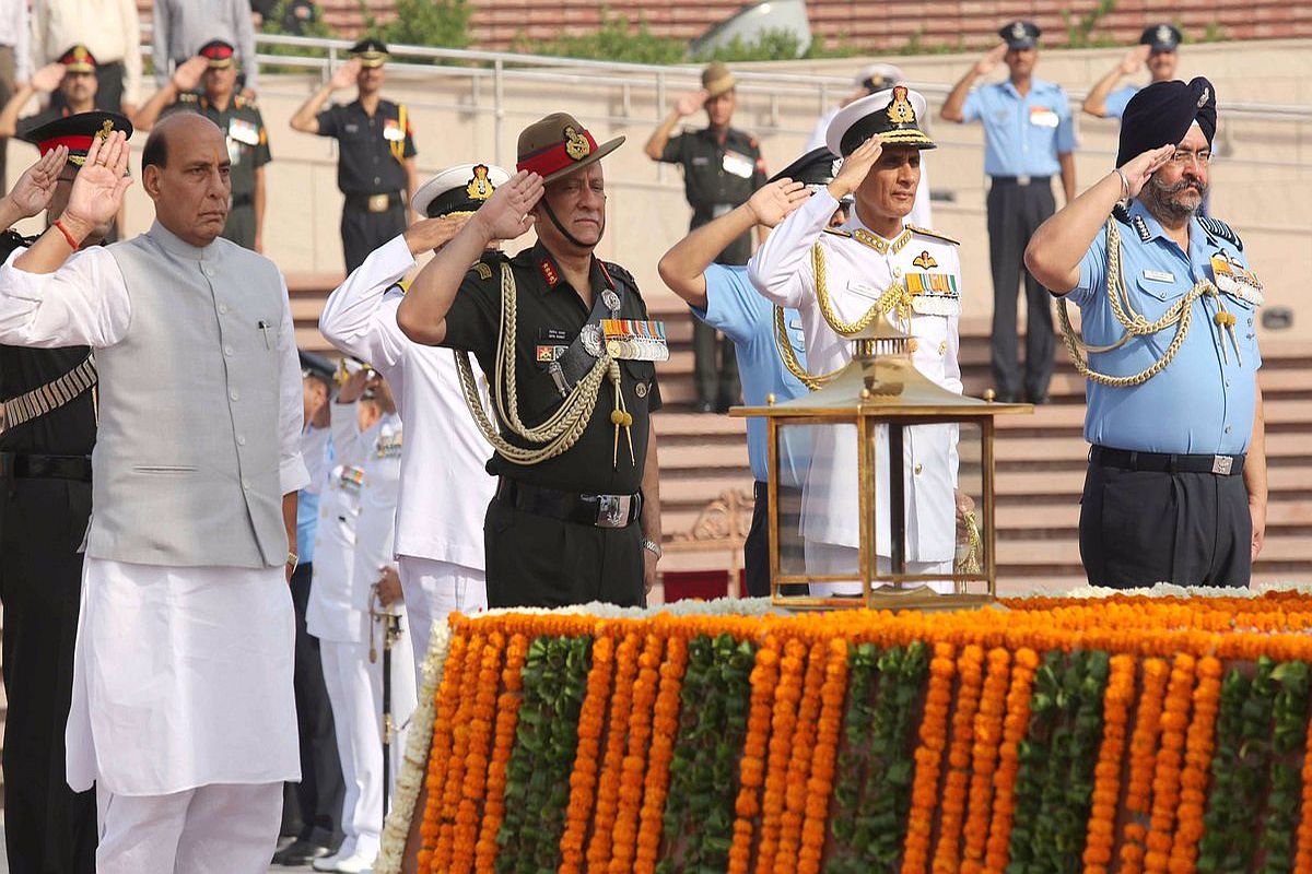 Rajnath Singh pays tribute at National War Memorial, takes charge as Defence Minister