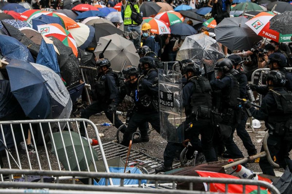 Hong Kong’s expat police become focus of protester rage