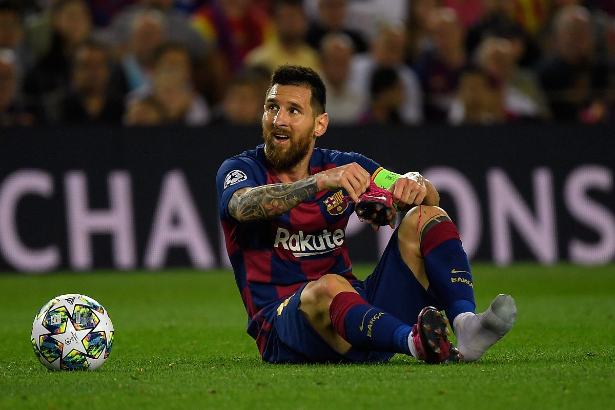 Lionel Messi, other Barcelona players to face salary cut due to COVID-19 lockdown