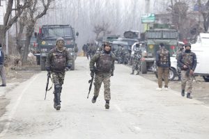 Officer among 5 soldiers injured in gunfight with Pakistani infiltrators along LOC in Kashmir