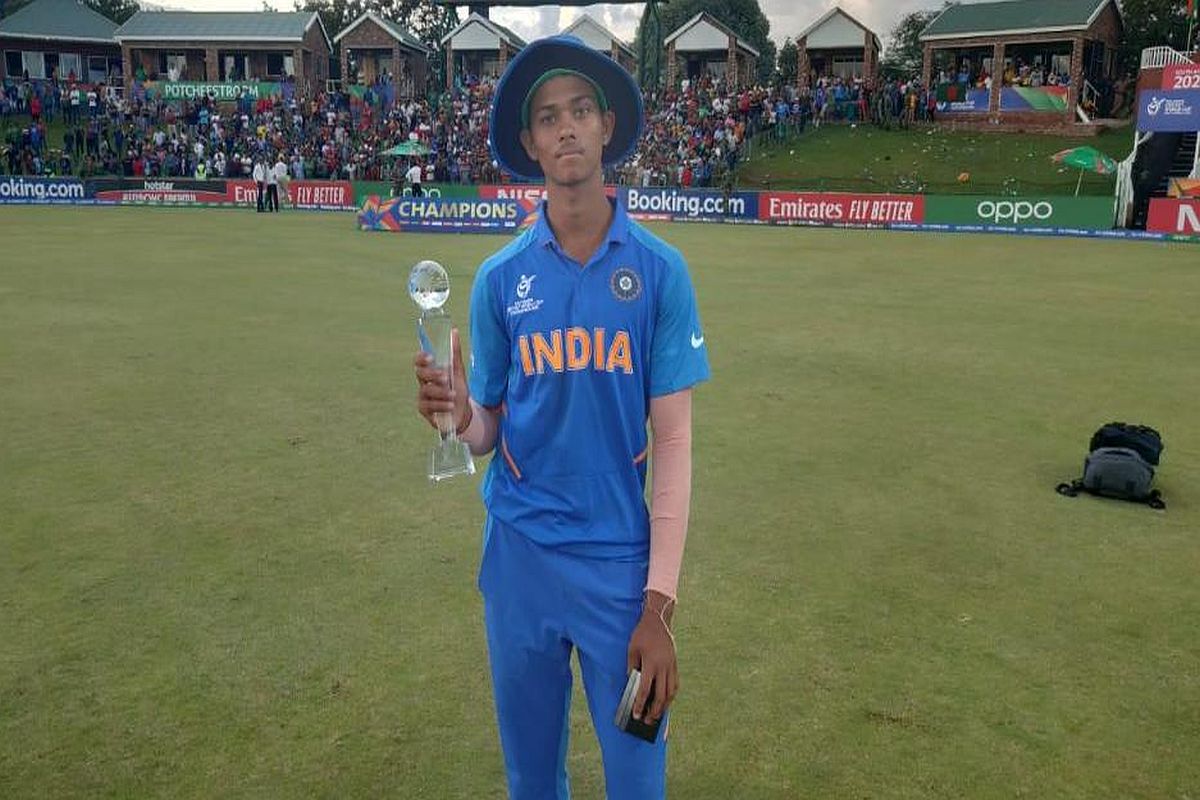 Yashasvi Jaiswal’s World Cup man of the tournament trophy breaks