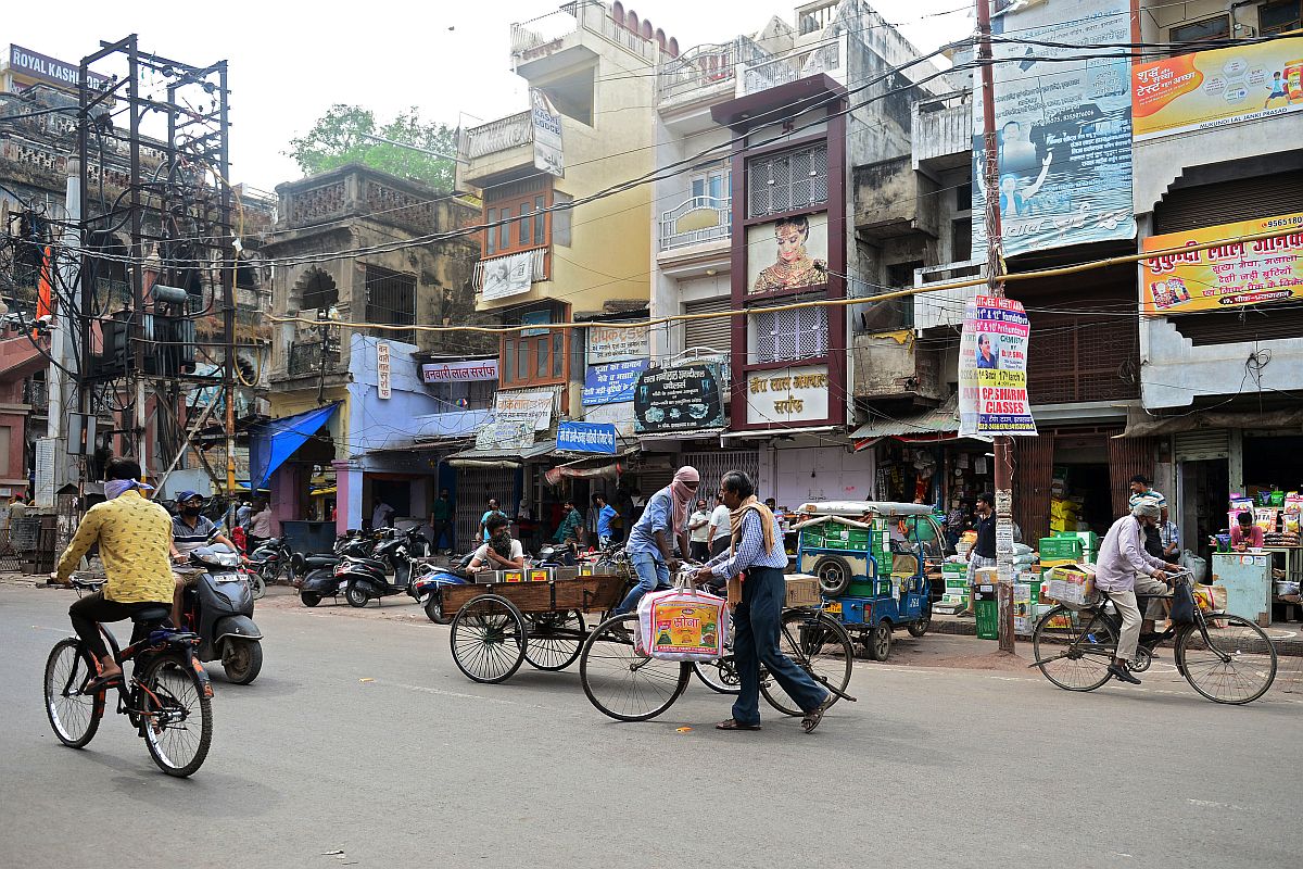 Lockdown 2.0: Govt allows opening of neighbourhood shops in late night order, malls to remain closed