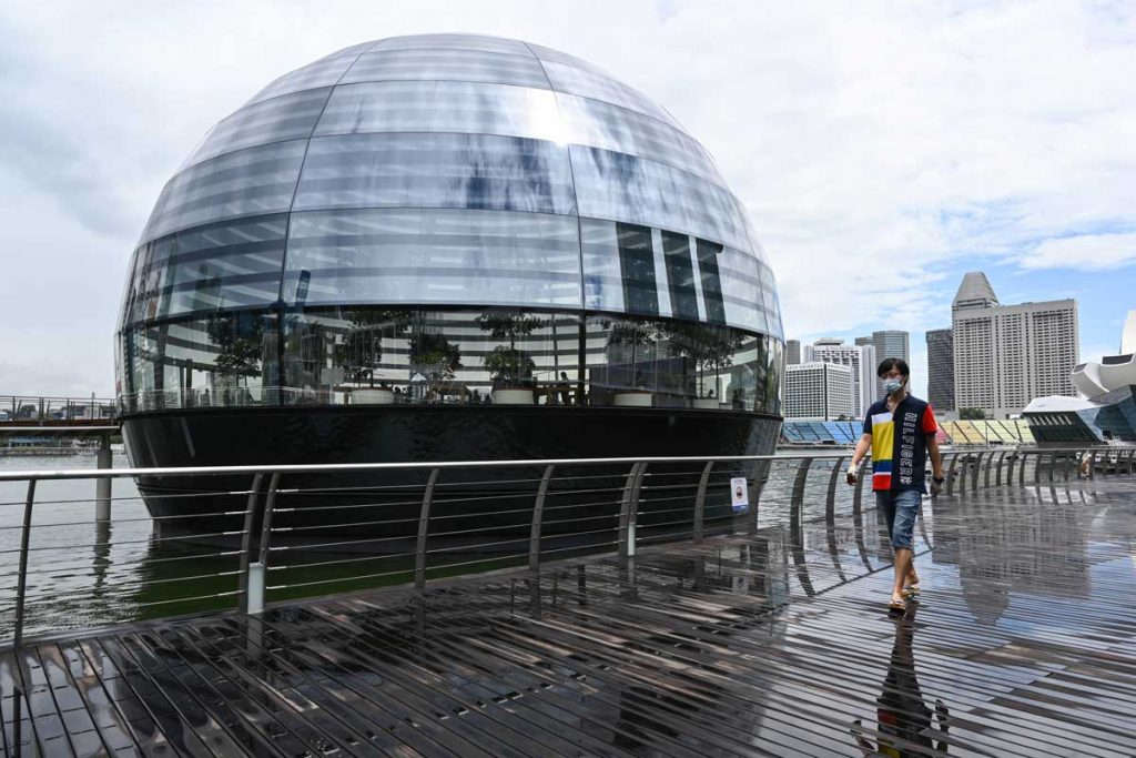 Get a private tour of Apple's new 'floating' Singapore store