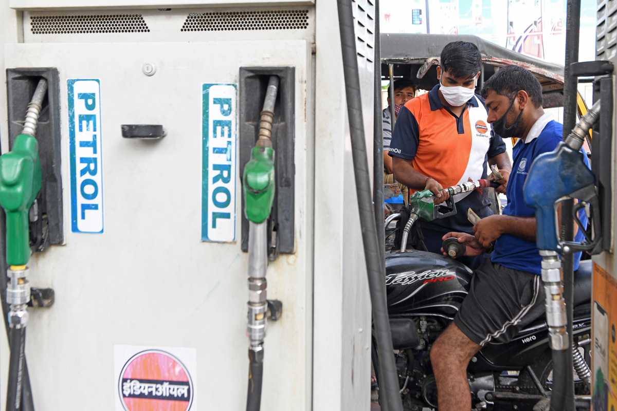 Diesel price drops on Monday, petrol remains unchanged