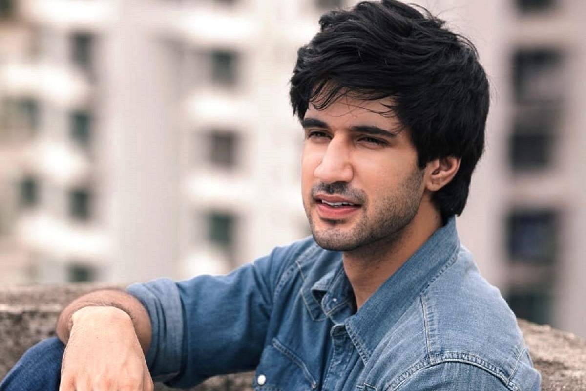 Ishaan A Khanna helms medical thriller ‘Love, Scandal and Doctors’