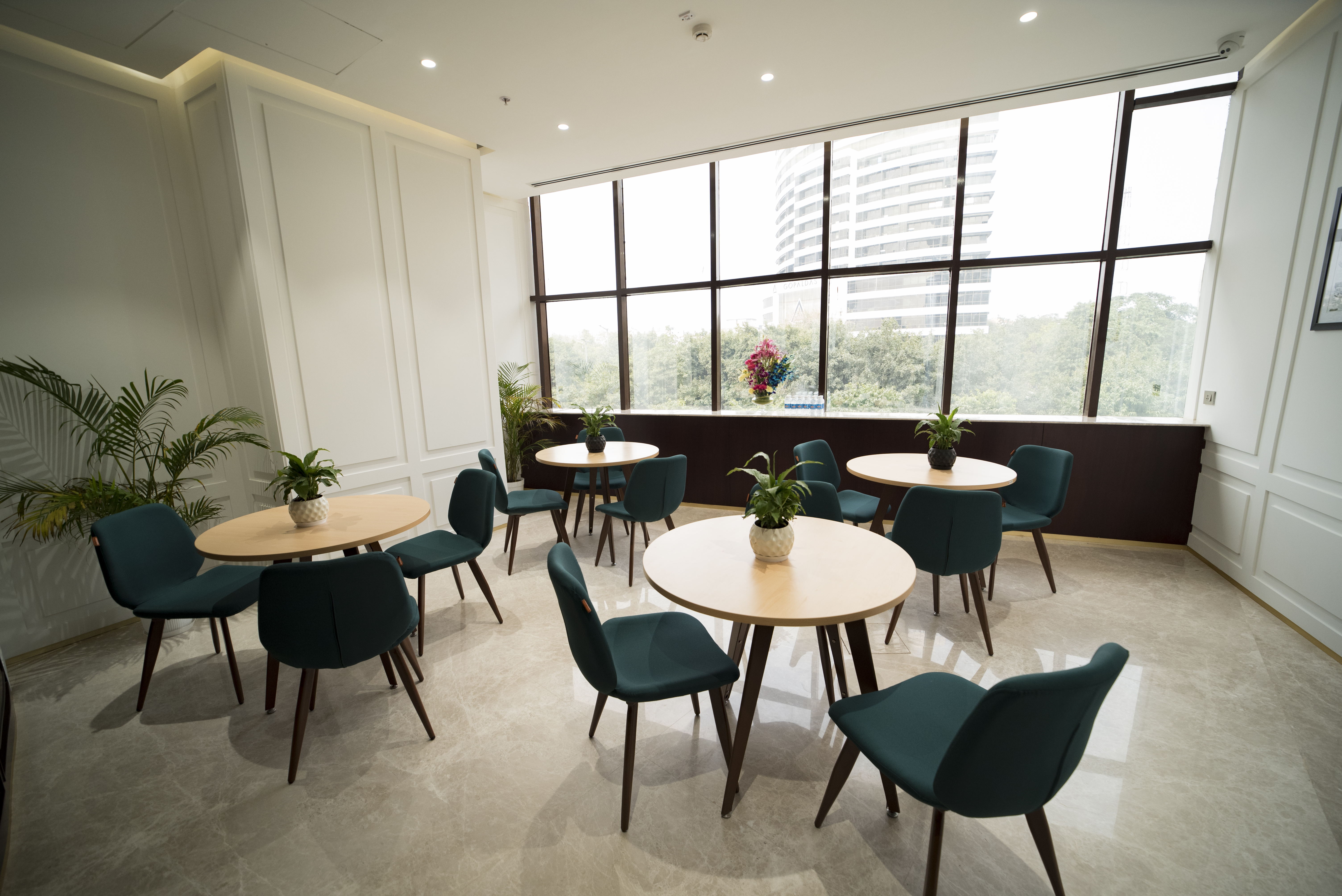 statesman chambers dining area