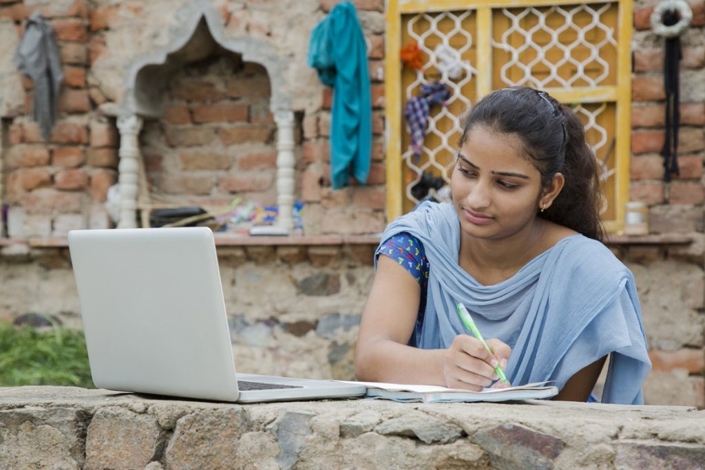 Digital Education, Traditional Education System, Artificial intelligence