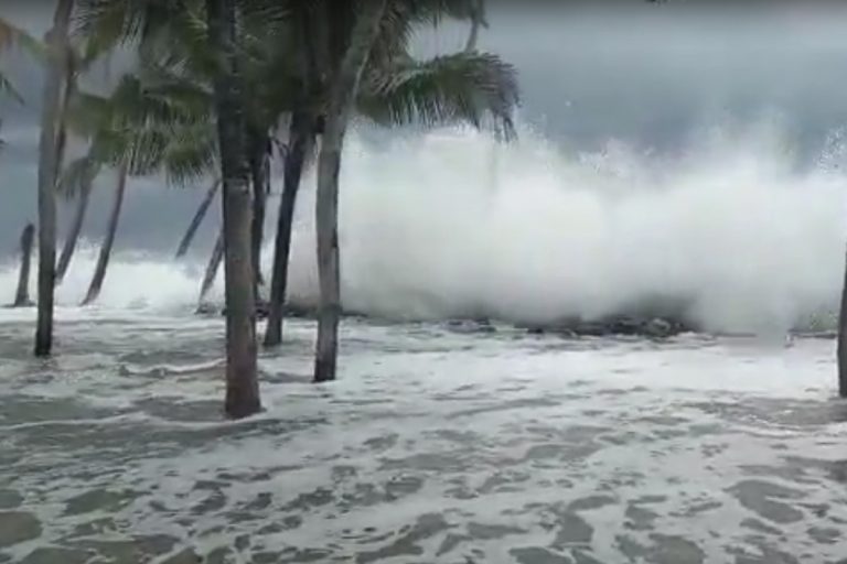 Cyclone Yaas makes landfall, mighty tidal waves invade villages in ...