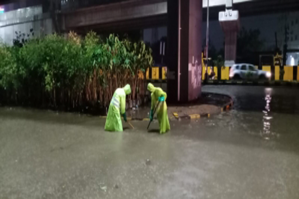 Heavy rains inundate Hyderabad localities, suburbs