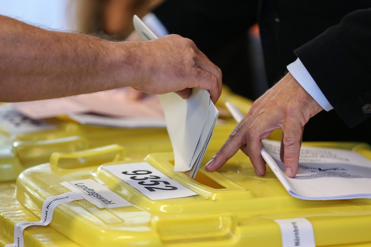 German social democrats catch up with CDU/CSU in election race