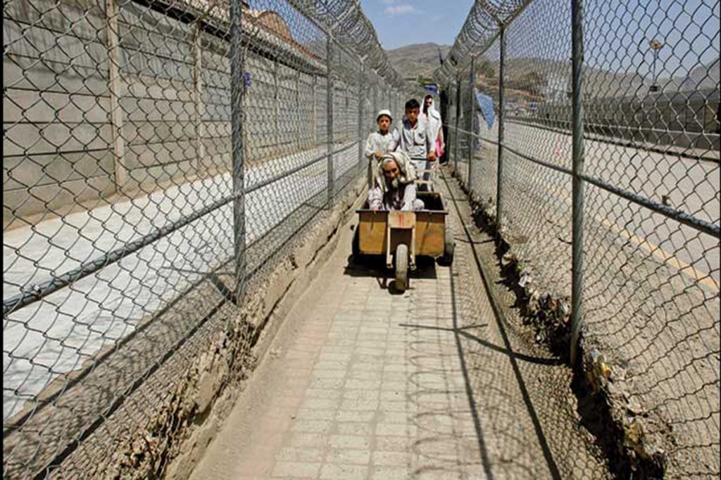 Afghan-Pak Border: Taliban Prevents Border Fencing With Pakistan Meant ...