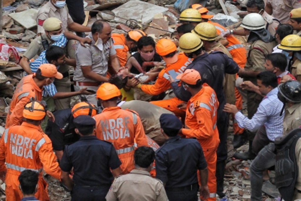 Two children died in building collapse in Delhi, rescue operations on