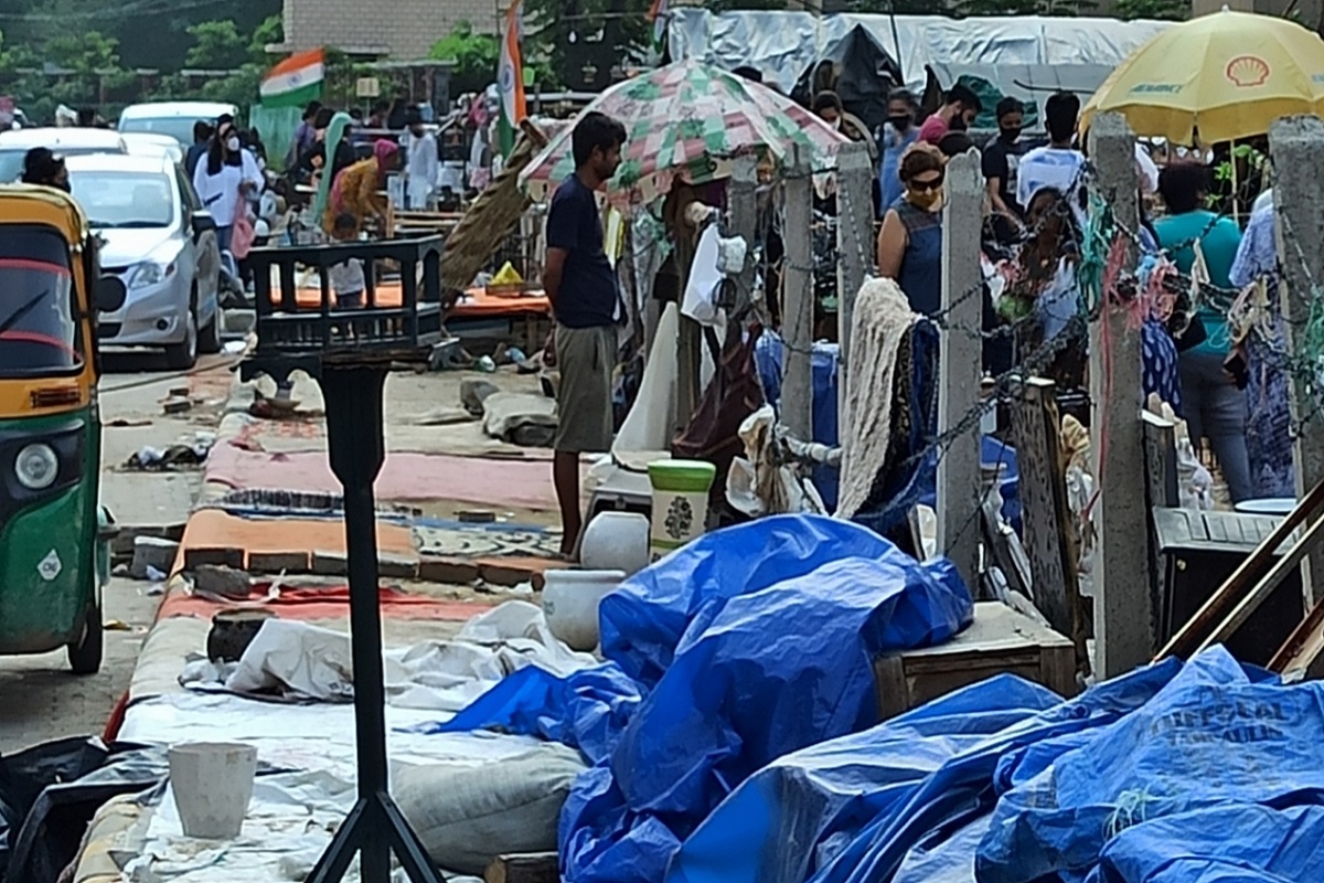 Gurugram authorities conduct demolition drive in Banjara Market