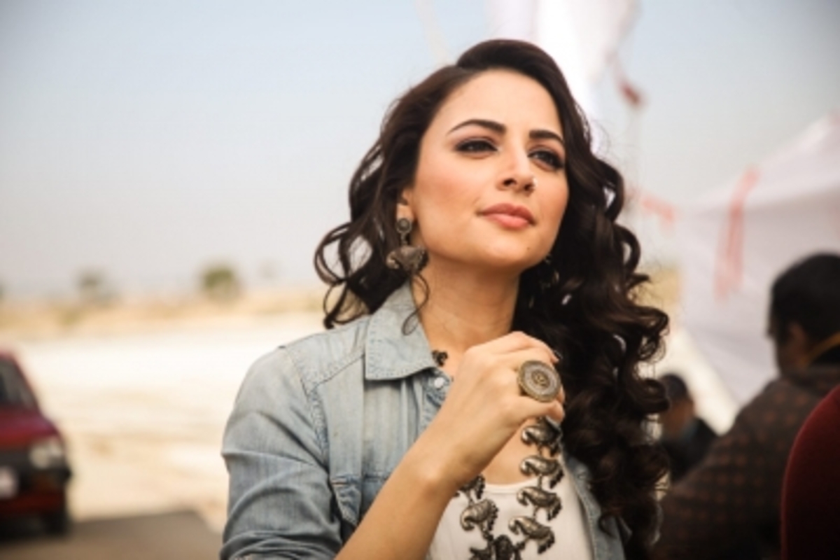 Zoya Afroz: Playing a con artiste is like entering a new world ...