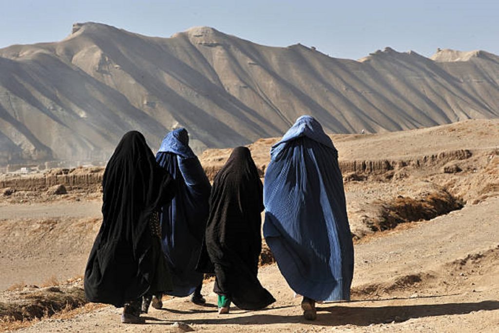 Kabul, hijab, posters