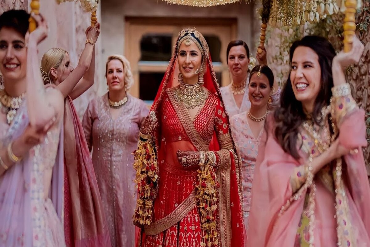 Here's how you can Create 'Veere Di Wedding' Poster Look with Your  Bridesmaids | WeddingBazaar