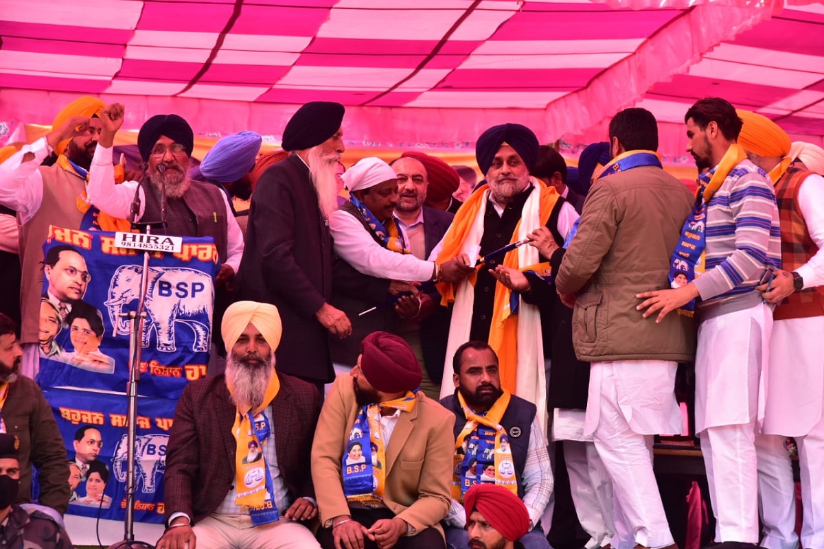 Punjab Assembly Polls: SAD proceedings towards landslide victory, says Badal