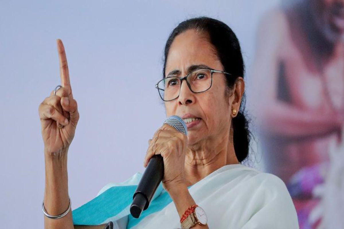 BJP losing in UP: Mamata in Varanasi