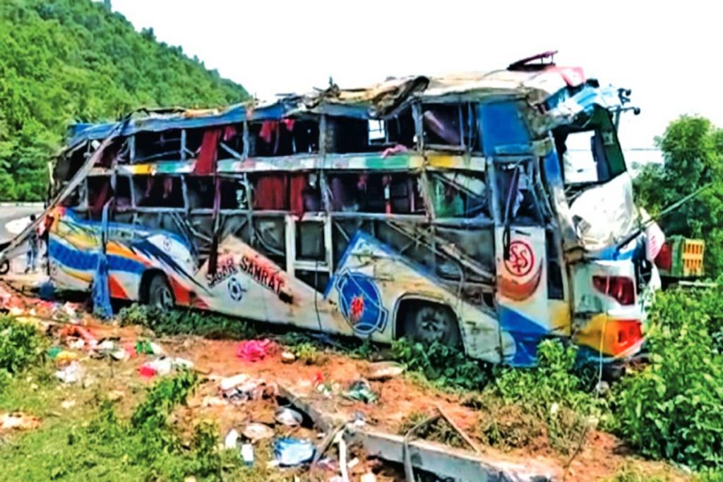 tourist bus accident in kerala