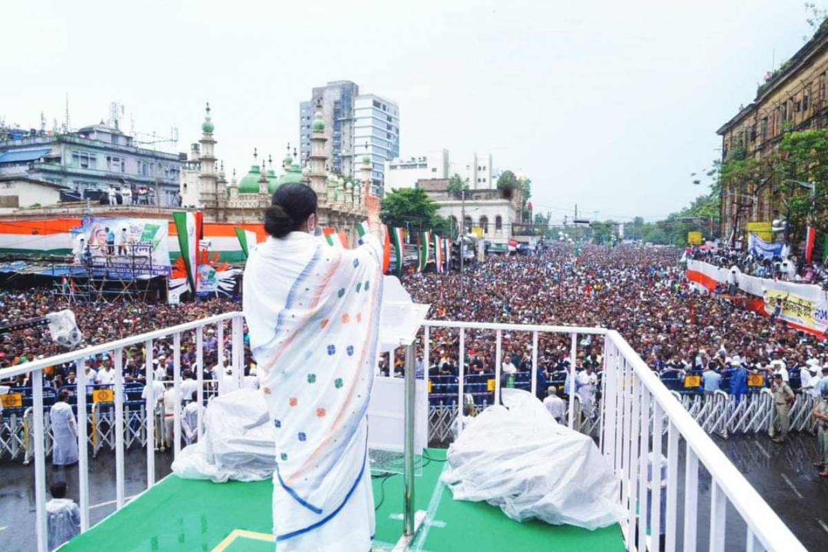 Put behind bars anyone indulging in graft: Mamata to party