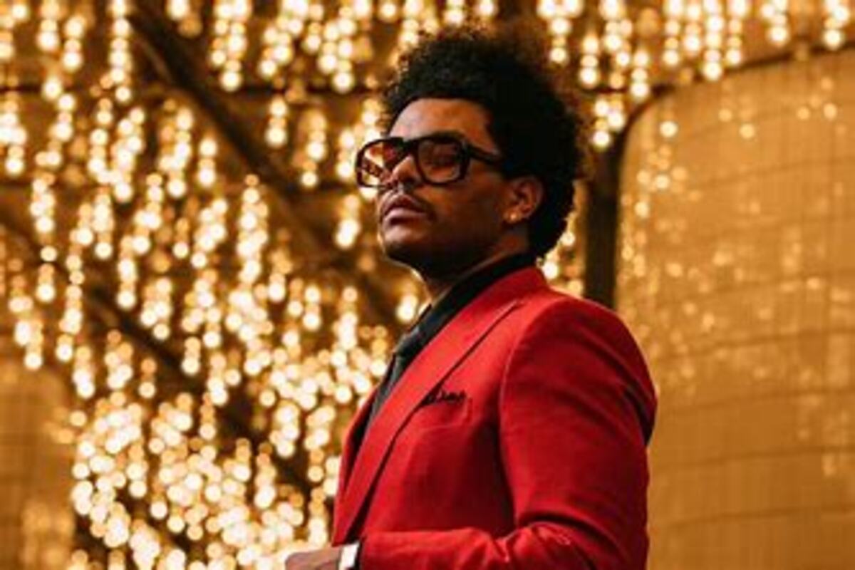 Weeknd in Las Vegas surprised fans 😳 red jacket is back