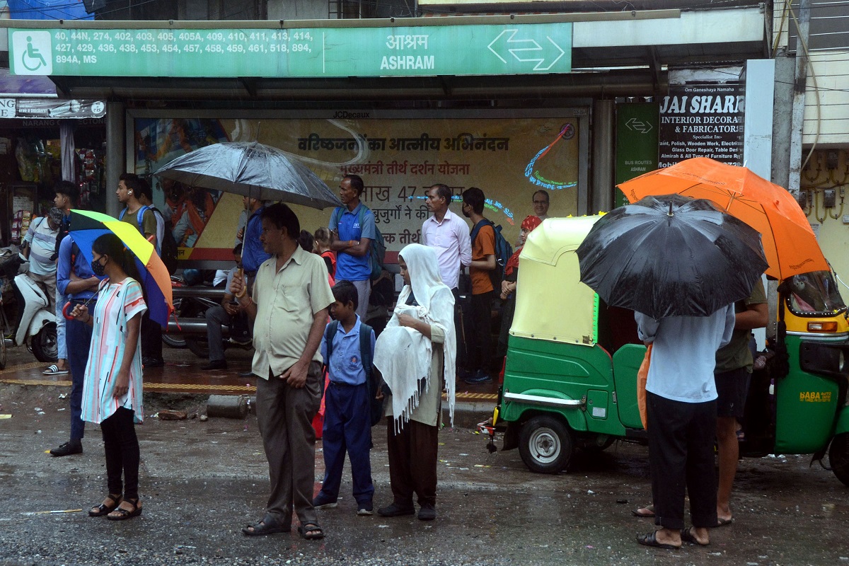 Heavy rain lashes parts of Delhi-NCR