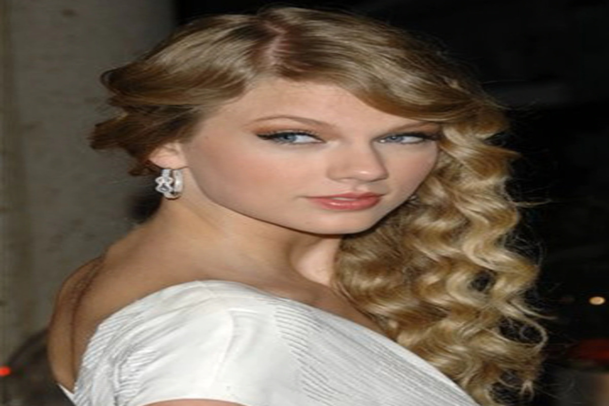 Taylor Swift fans hail singer's 'ethereal' appearance at Toronto  International Film Festival